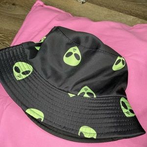 Reversible Black + Green Alien Bucket Hat 👽💚